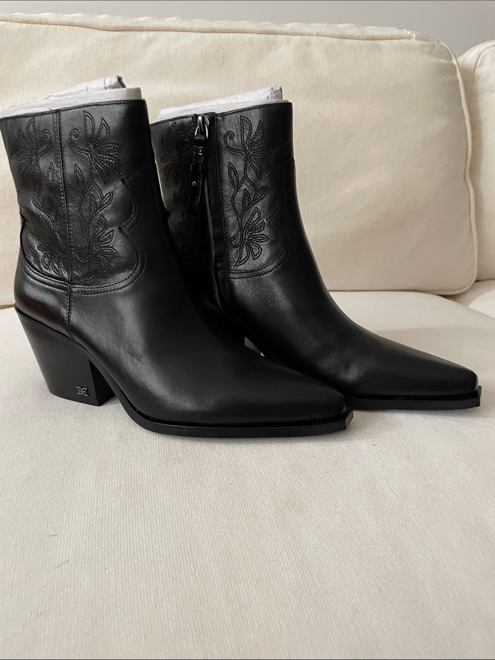 Sam Edelman Black Pointed Toe Leather Ankle Booties with Side Zip